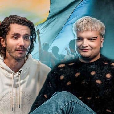 REJETÉ APRÈS SON COMING OUT, SON PÈRE MONTE SUR LA SCÈNE DE LA GAY PRIDE