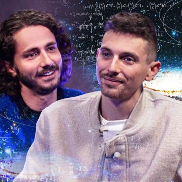 ASTROPHYSICIEN : LE TEMPS EXISTE-T-IL ? LES OVNIS, LA TERRE PLATE… MÉTÉORITES SUR LE PLATEAU !