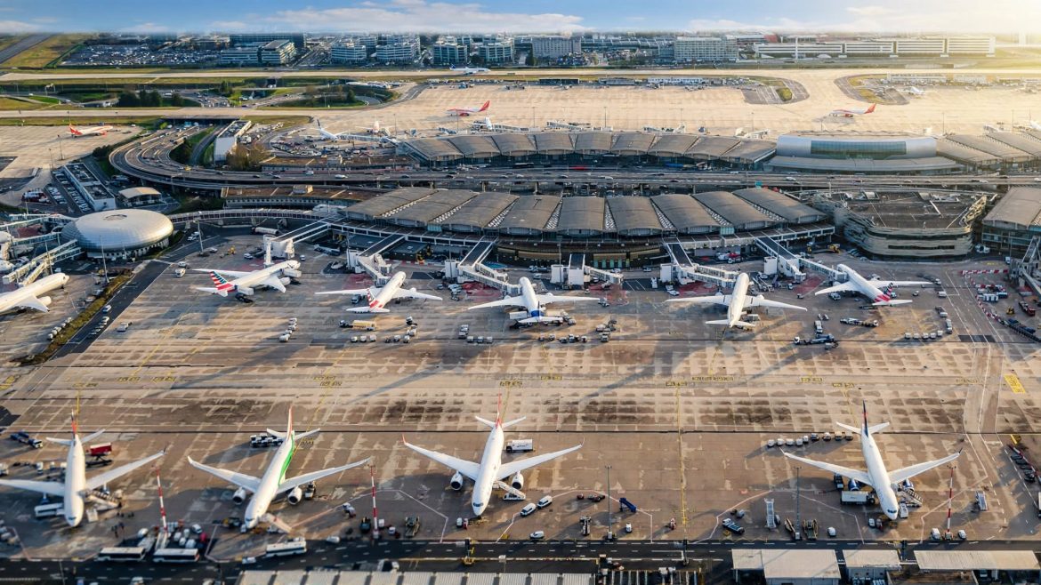 Saint-Nazaire: l'usine Airbus Atlantic ouvre enfin ses portes au public